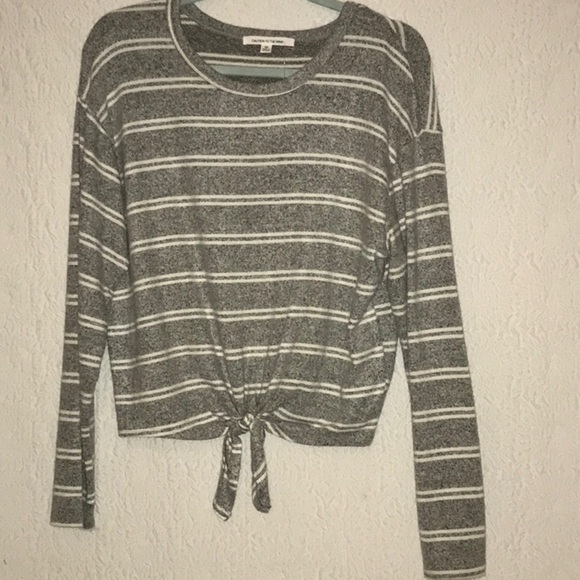 Caution To The Wind Pullover Sweater NWOT - Picture 3 of 7